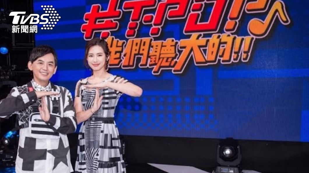 兩位主持人都相當開心節目可以入圍金鐘獎。(圖/TVBS)