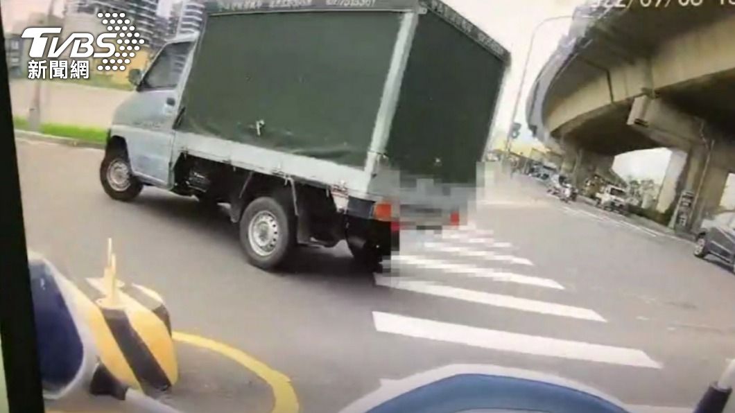 違規迴轉。（圖／TVBS）