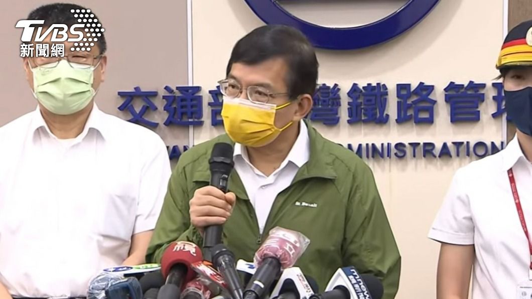 交通部長王國材今視察台北車站。（圖／TVBS）