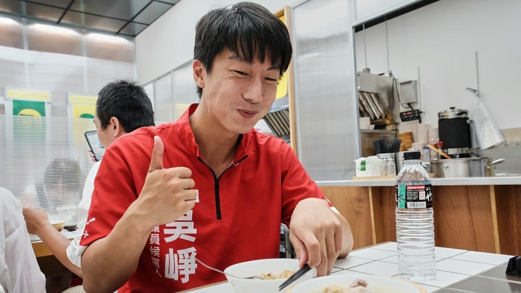 無黨籍台北市議員參選人吳崢曾被封為「學運界吳尊」。（圖／翻攝自吳崢臉書）
