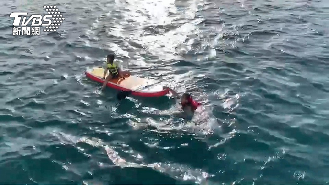 梅花逼近帶浪 5人馬公玩SUP漂流外海獲救