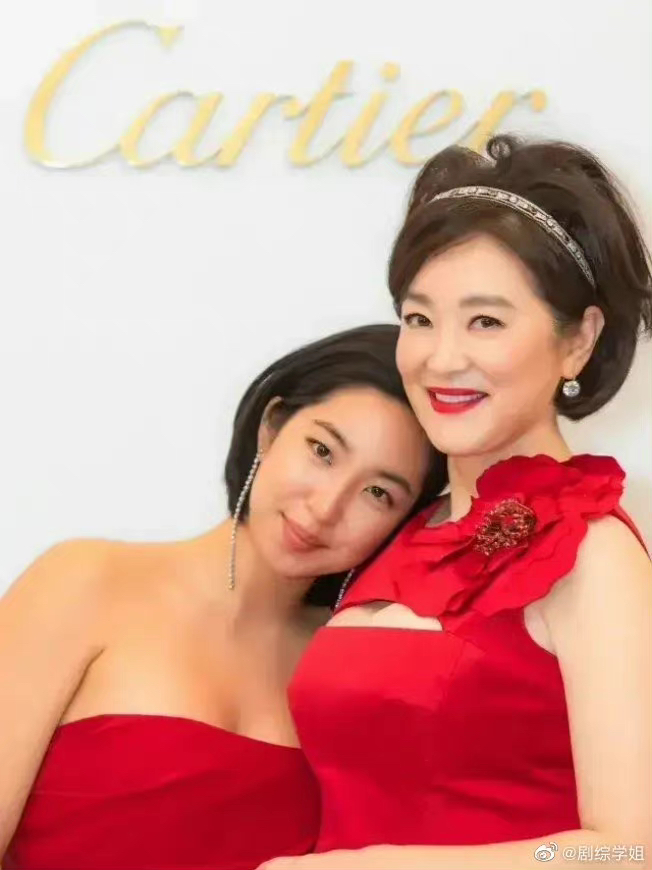 林青霞與女兒邢愛林。（圖／翻攝自林青霞微博）