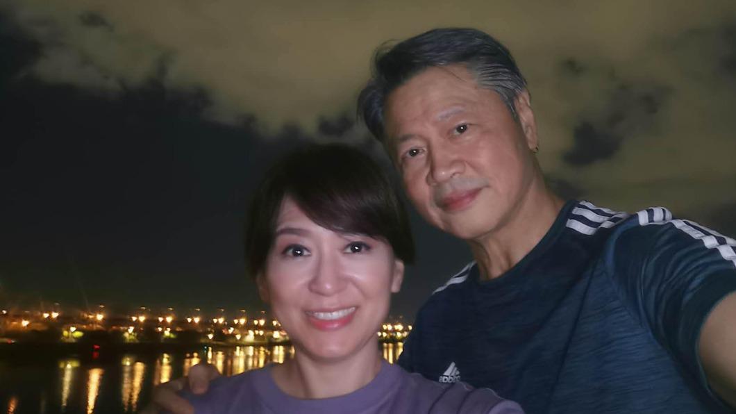 依偎賴岳謙自拍!周玉琴首次發文曬恩愛 甜喊這句瞬間閃瞎