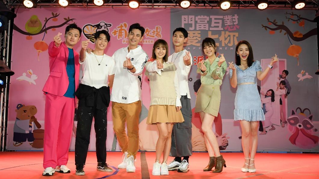 左起喬子齊、樊仲哲、楊子儀、大元(林艾璇)、連晨翔、黃甄妮、陳子玄。(圖/三立提供)