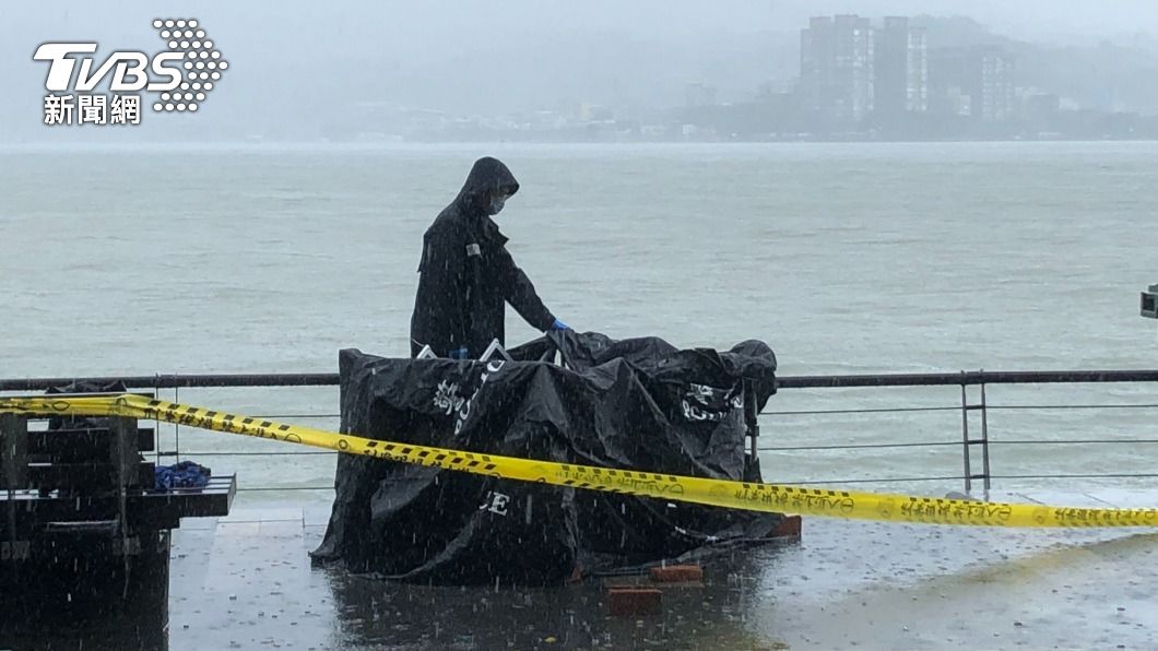 快訊/淡水金色水岸驚見浮屍!民眾嚇壞急報案 死因待查