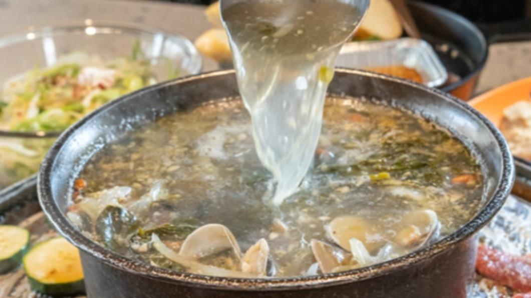 「可利亞」提供奶油烤肉、石頭火鍋2種選擇。(圖/虎麗笑嗨嗨提供)