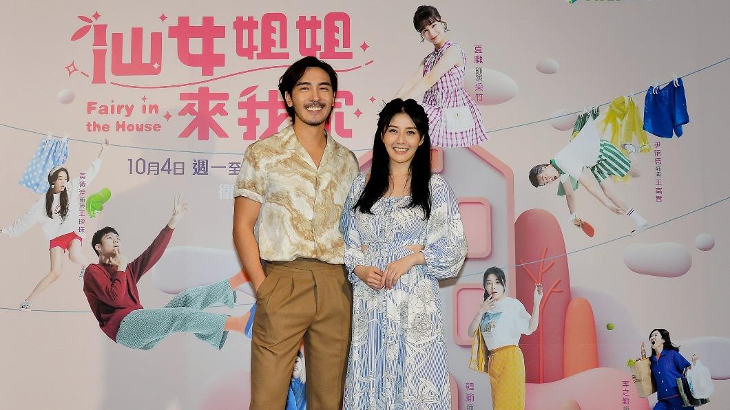 李至正(左)、韓瑜在新劇中演出一對離婚夫妻。(圖/衛視提供)