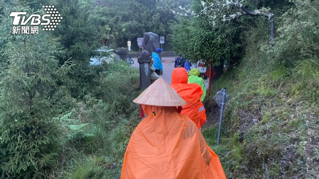 傍晚6點左右抵達登山口。(圖/TVBS)