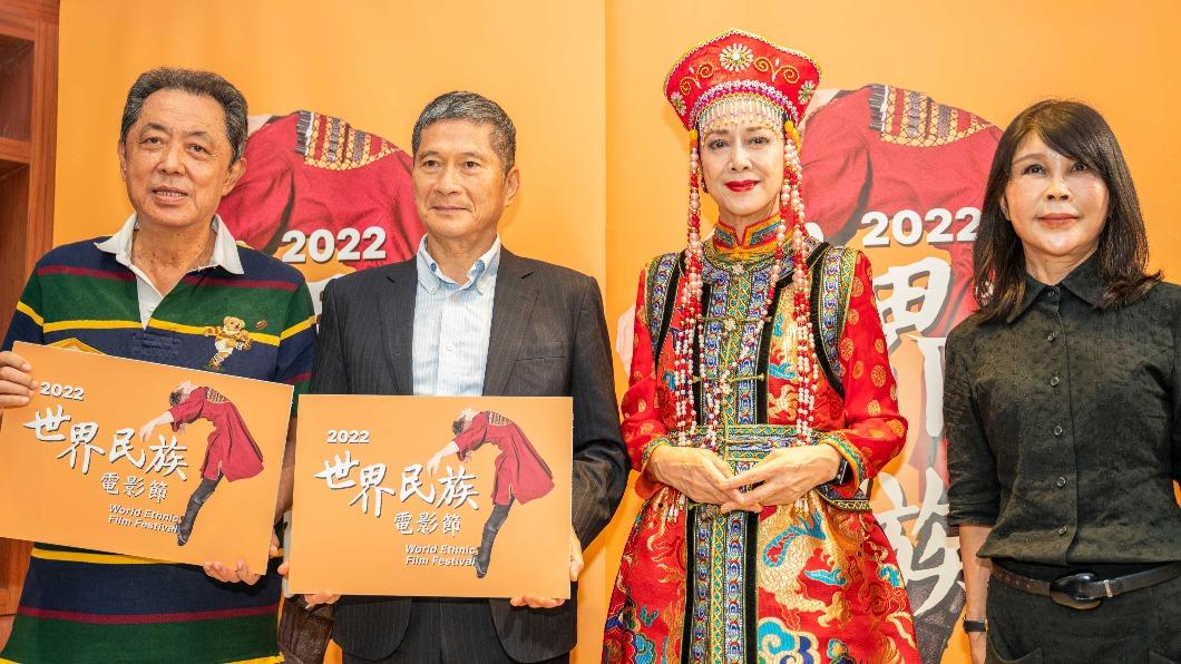 文化部長(左二)特別出席與宣傳大使湯蘭花(右二)站台。(圖/海鵬提供)