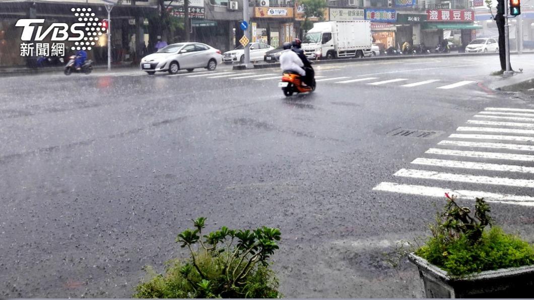 三颱共舞！南瑪都恐轉中颱「大迴轉北上」全台變天時間曝