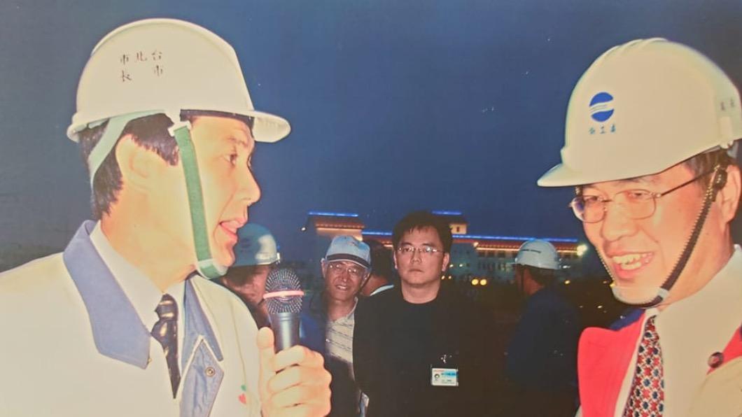 時任台北市長馬英九(左)與當年任職於北市工務局的李四川(右)。(圖/TVBS資料畫面)