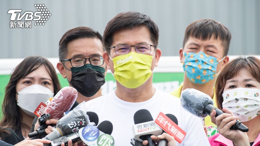 民進黨新北市長參選人林佳龍今(14)日上午出席「多元計程車司機工會力挺林佳龍」記者會。(圖/林佳龍競辦提供)