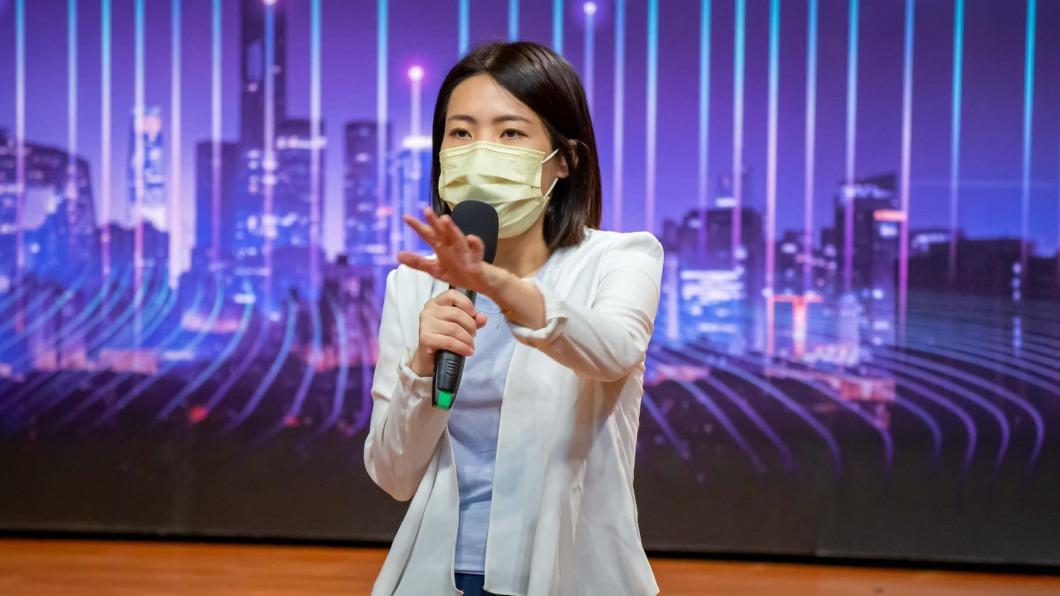 嗆陳時中團隊「犯低級錯誤」!網友抓包徐巧芯也盜圖
