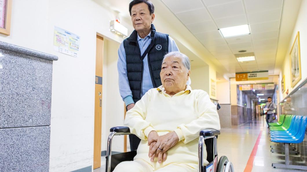 劉引商（前）以《你好，我是誰》入圍2022亞洲影藝創意大獎。（圖／大愛提供）