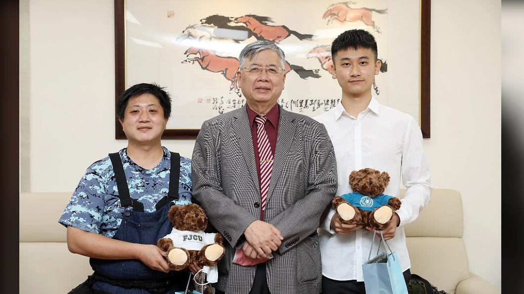 輔大2學生救援統聯駕駛太暖心！校長表揚：「二張補票」串起最好的安排