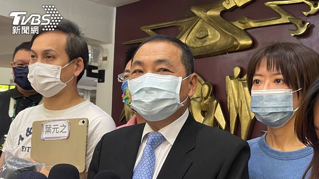 學士跳博士很奇怪?論文遭林佳龍質疑 侯友宜秀證據反擊