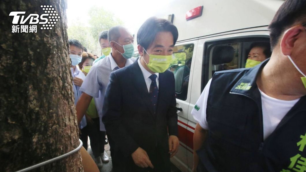 輔選首站遇民眾身體不適 賴清德變身賴醫師關心