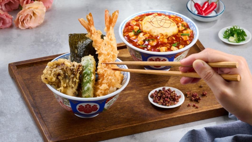 2022年夏日人氣限定款的「無敵麻婆天丼系列」。（圖／金子半之助提供）