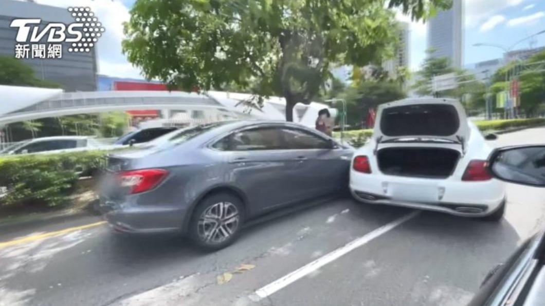 一名網友於PPT分享自身車禍經驗。（示意圖，非當事人／TVBS資料照）