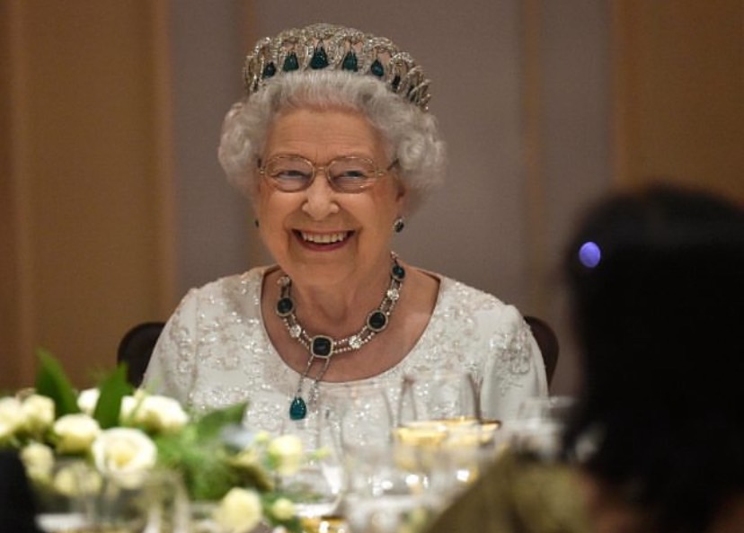 Vladimir公爵夫人王冠有多種戴法。(圖/翻攝自IG@clarencehouse)