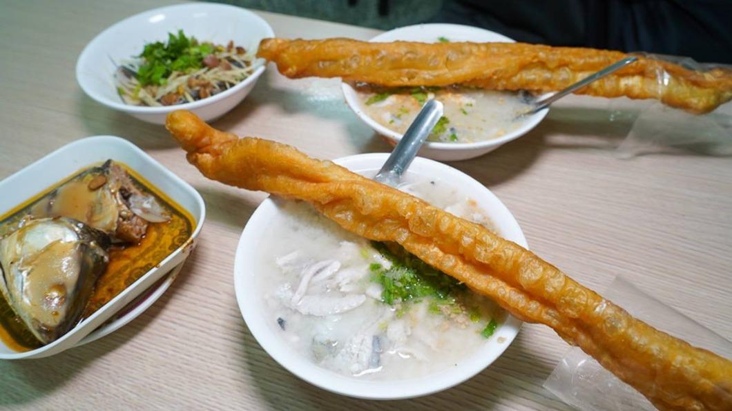 吃到第一口就會愛上他的粥，湯頭滋味深厚，裡面的魚味很溫潤。（圖／跳躍的宅男提供）