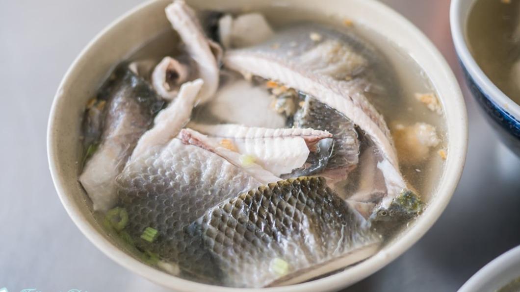 「魚皮粥」滿滿的都是魚肉。（圖／小佳的幻想世界提供）  