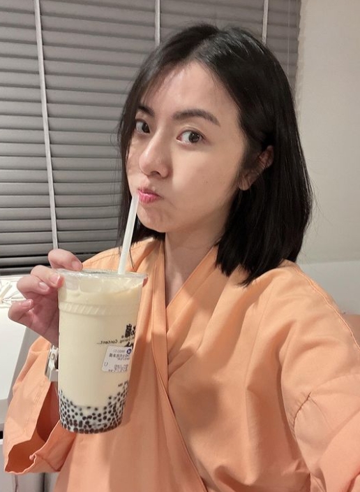 葉安婷剖腹前一天愜意喝珍奶。（圖／翻攝自葉安婷IG）
