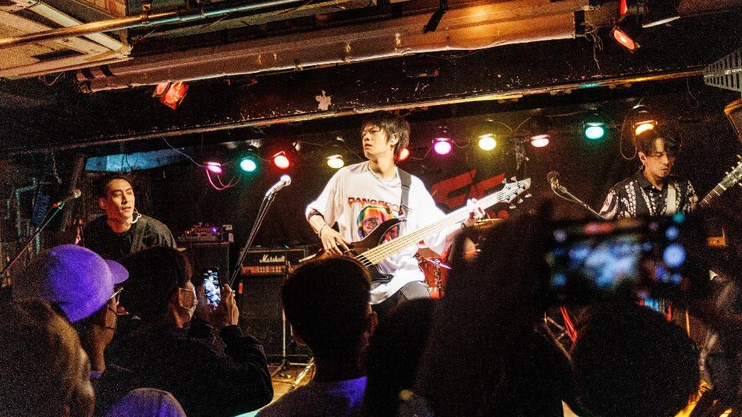 台灣樂團征服南韓樂迷!臨時「惡補韓文學點菜」果然派上用場