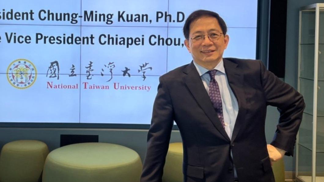 管中閔怨僅2學生打招呼　「台大學長」陳水扁教他這樣做