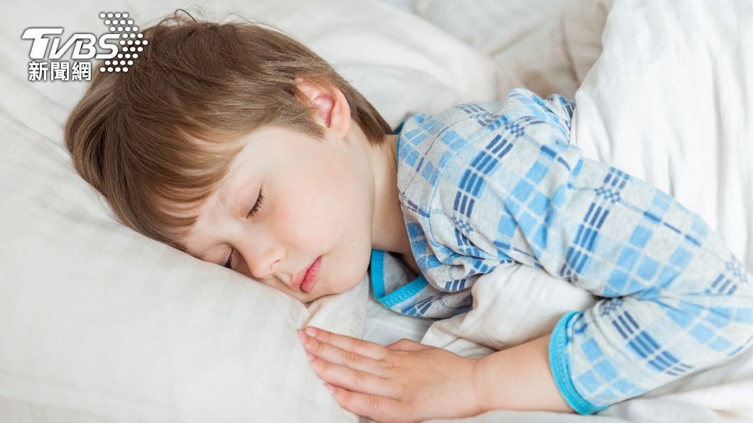 睡眠對孩子的成長影響很大。(示意圖,非當事人/shutterstock達志影像)