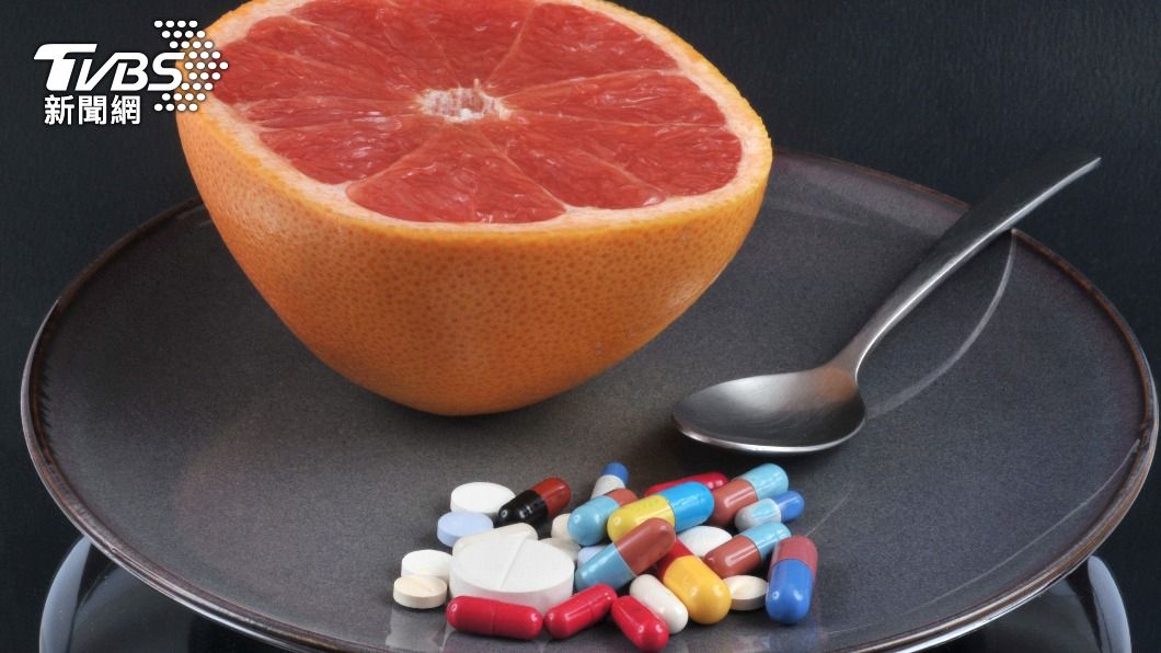 服藥絕對不能配「這些食物」!醫示警4禁忌 嚴重恐致命