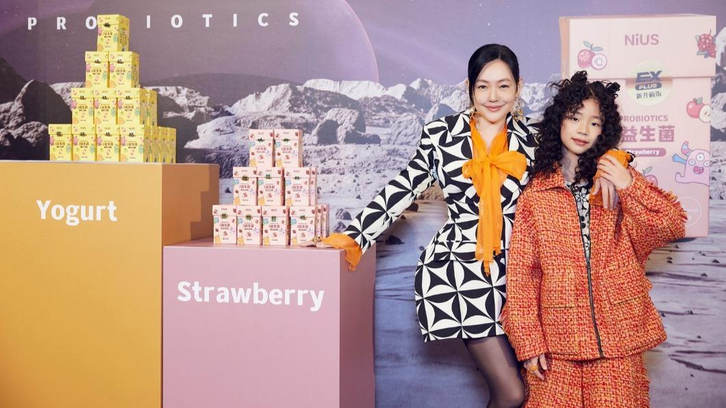 小S合體許老三吸金「當眾被吐槽無聊」 金鐘紅毯大S派具俊曄陪走