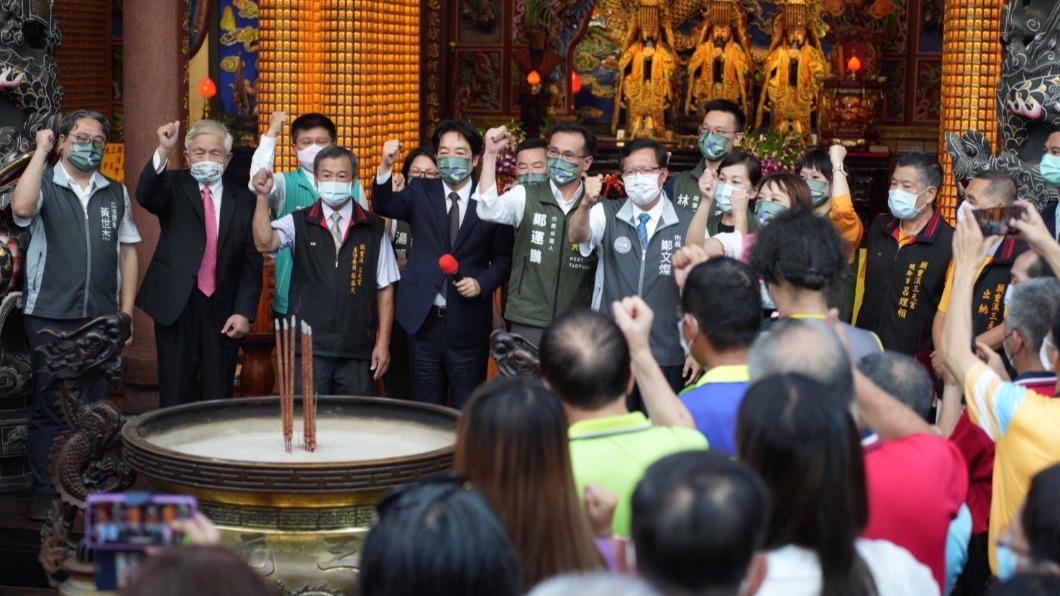 副總統賴清德16日為鄭運鵬輔選,到桃園市的首站也來到楊梅。(圖/鄭運鵬競選辦公室提供)