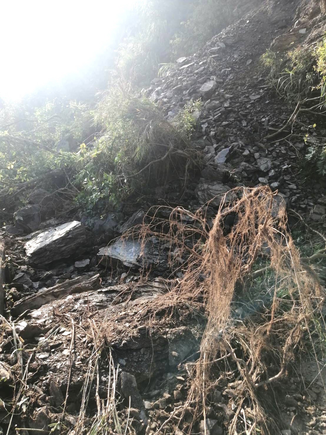 預計在今日下午5時,能救出受困山上的旅客。(圖/瑪家鄉公所提供)