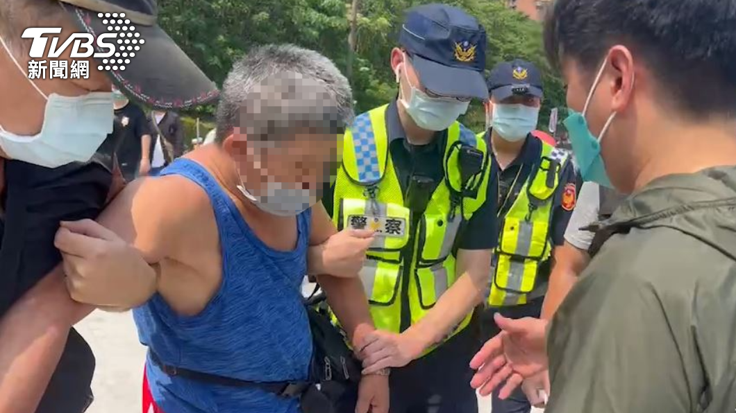 維安出包?蔡適應競總成立、正副總統全到 男突揮刀1人濺血