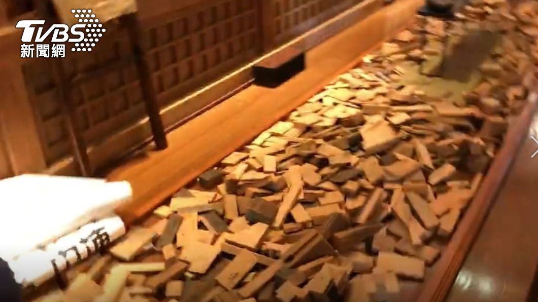 嘉義餐廳物品掉落。(圖/TVBS)