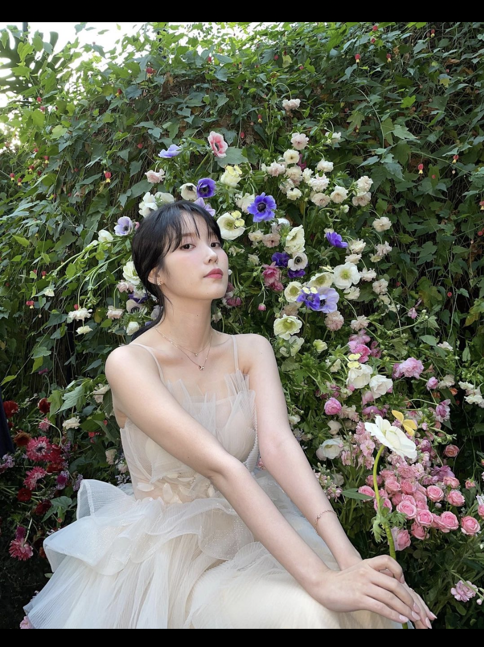 IU睽違3年再度舉行個人演唱會。(圖/翻攝自@dlwlrma IG)