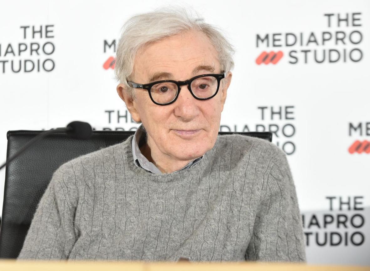 美國導演伍迪艾倫(Woody Allen)生涯執導超過40部電影。(圖/翻攝自推特)