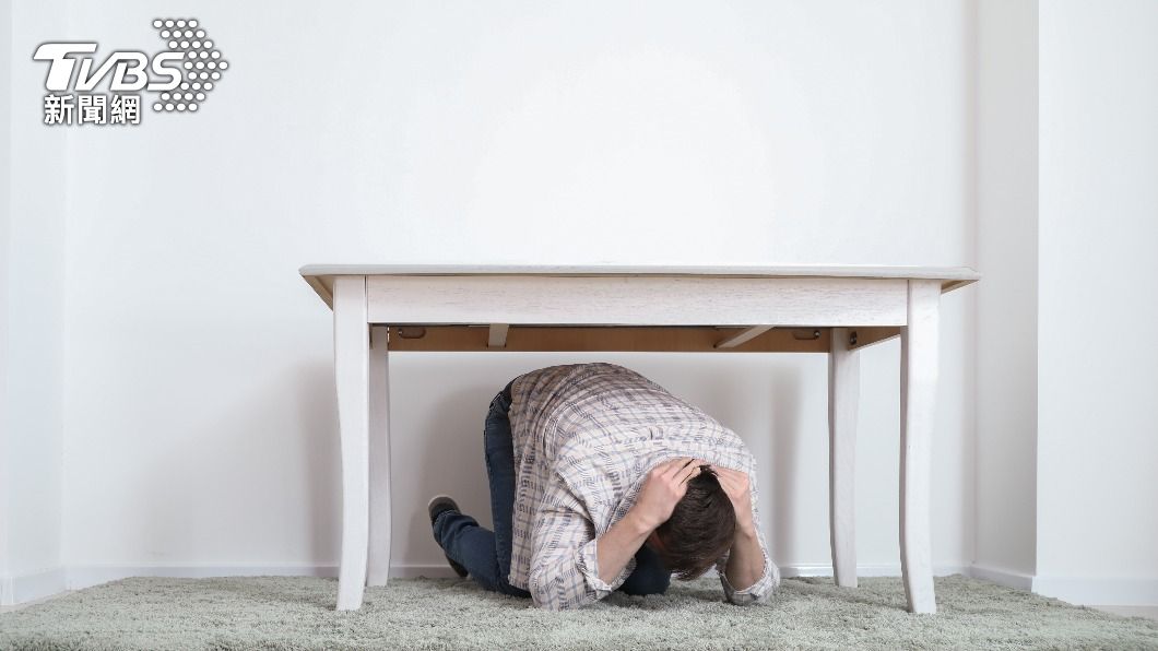 找到堅固的硬頂遮蔽才是王道。（示意圖，非當事人／shutterstock達志影像）