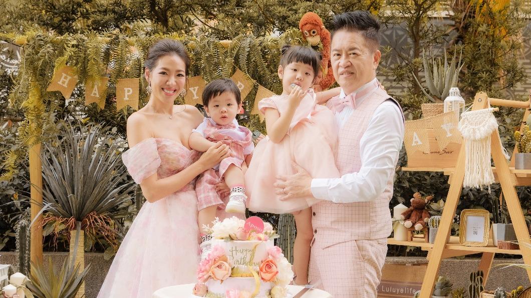 劉伊心為二寶辦周歲宴「規格比照婚禮」換兩套禮服展現傲人身材