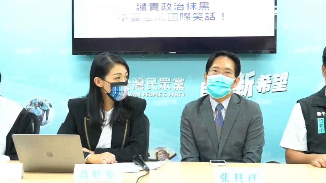 民眾黨新竹市長參選人高虹安召開記者會,說明論文事件。(圖/翻攝高虹安臉書)