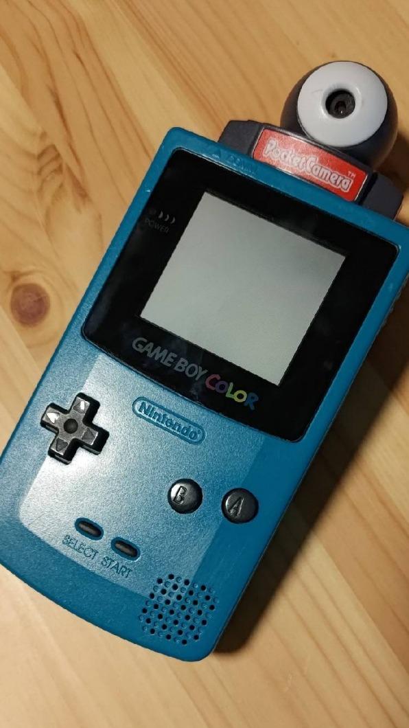 林予晞使用的gameboy camera。（圖／青春期影視娛樂提供）