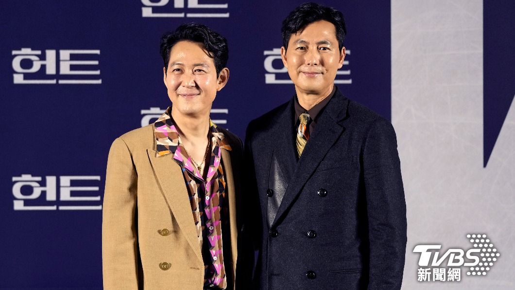 與李政宰一同前往加拿大宣傳電影《獵首密令》的南韓演員鄭雨盛(圖右),目前由經紀公司透露仍為「陰性」。(圖/達志影像美聯社)