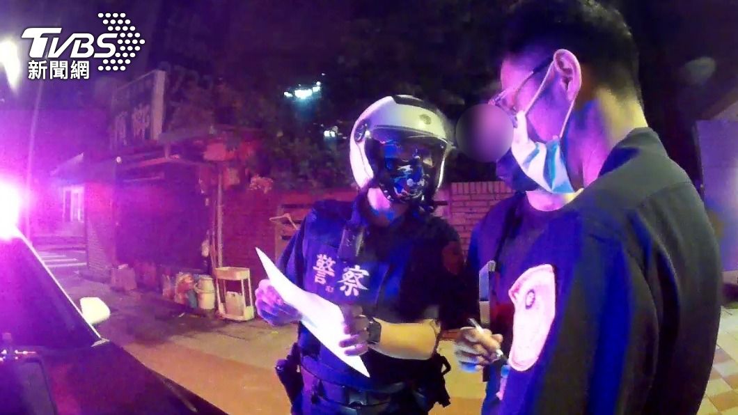 酒駕男子遭警方送辦。（圖／TVBS）