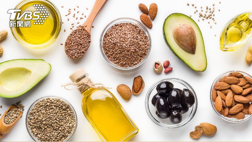 不可以因為減肥而不攝取油紙類食物。(示意圖/shutterstock達志影像)