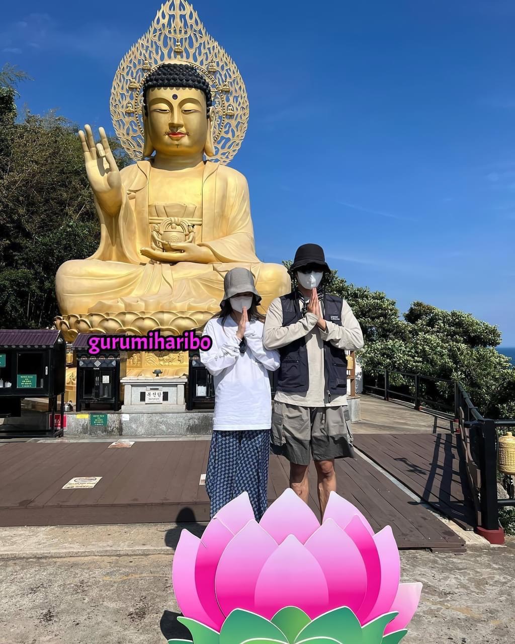 駭客連日來公開疑似Jennie與V的親密照。(圖/翻攝推特)