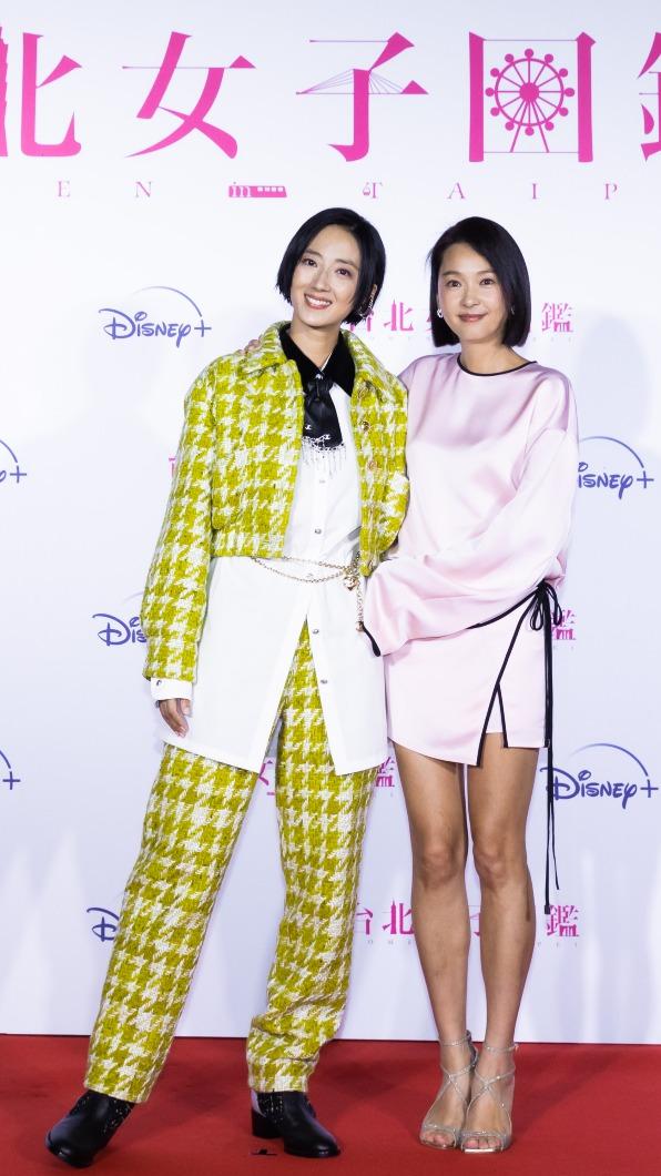 六月(右)飾演桂綸鎂的機車上司。(圖/Disney+提供)