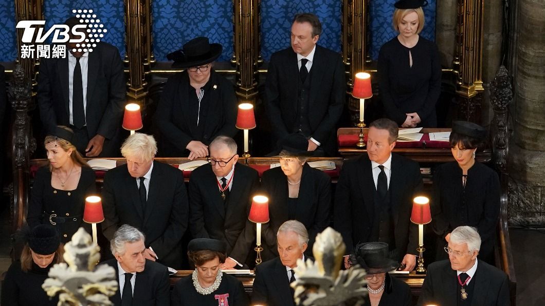 國葬儀式上,歷代英國首相齊聚一堂,包含布萊爾(Tony Blair)、卡麥隆(David Cameron)、梅伊(Theresa May)、強生(Boris Johnson)、特拉斯 (Liz Truss)。(圖/達志影像美聯社)