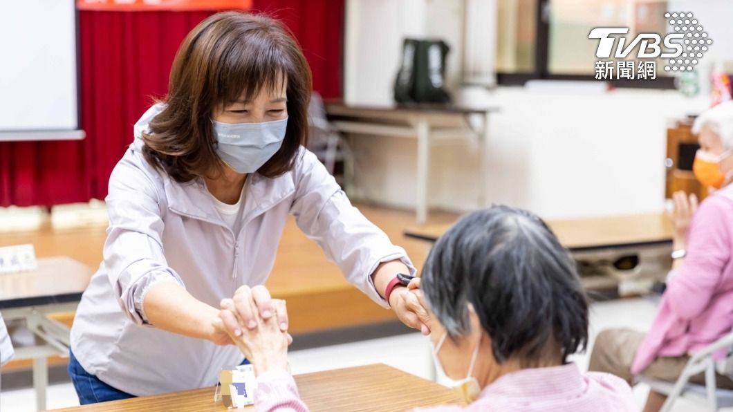 沈慧虹提續推失智服務據點 讓照顧者家庭喘息