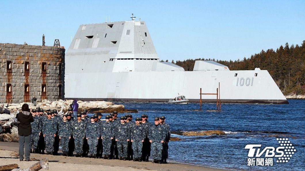 造價驚人的美軍新一代匿蹤驅逐艦朱瓦特號。（圖/達志影像美聯社）